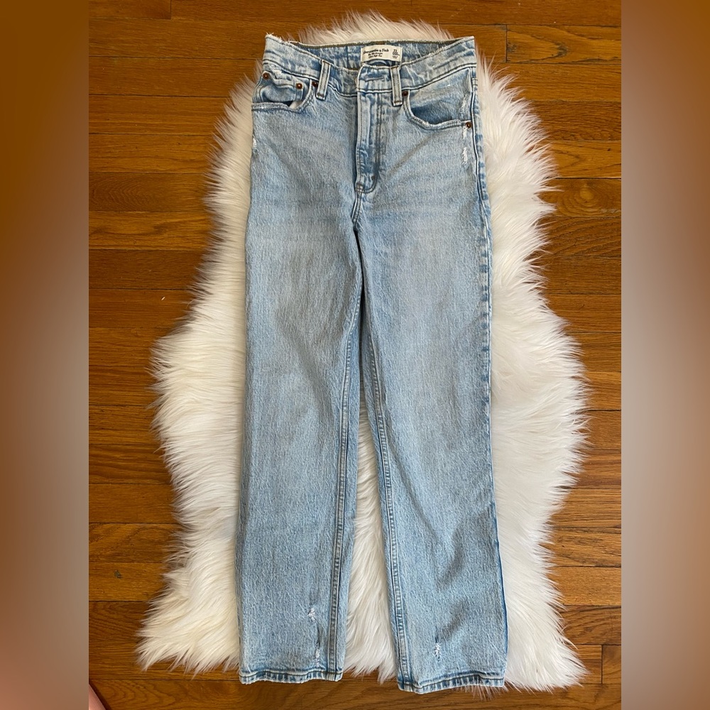 Abercrombie and Fitch 90s light blue straight jeans